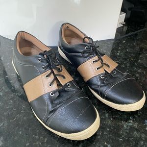 Men’s leather vionic sneakers size 11